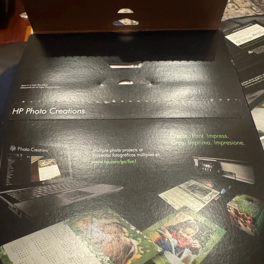 HP Everyday Photo Paper - Black Packaging with Colorful Tulip Photo